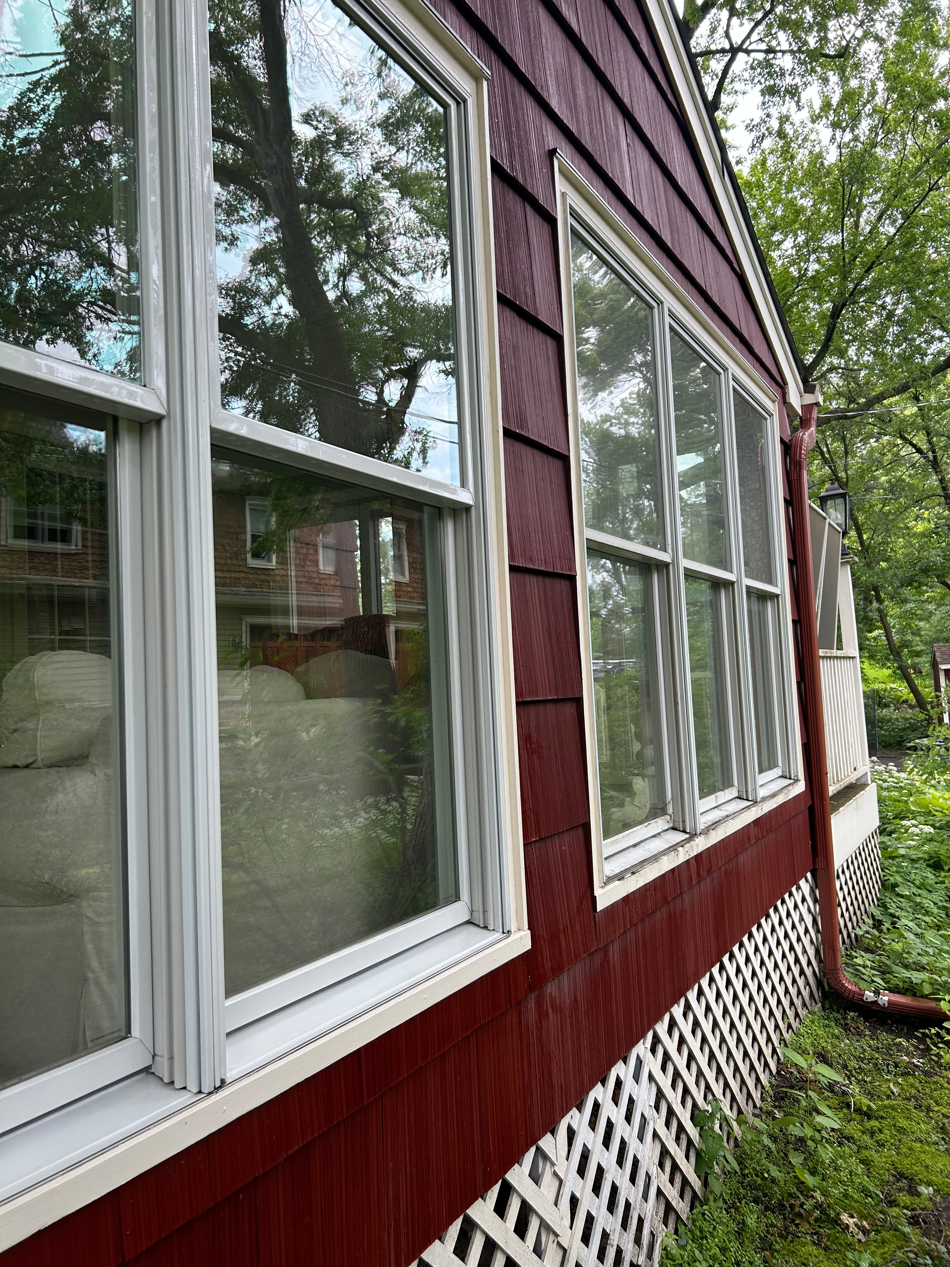 Interior window cleaning technician in Minneapolis home