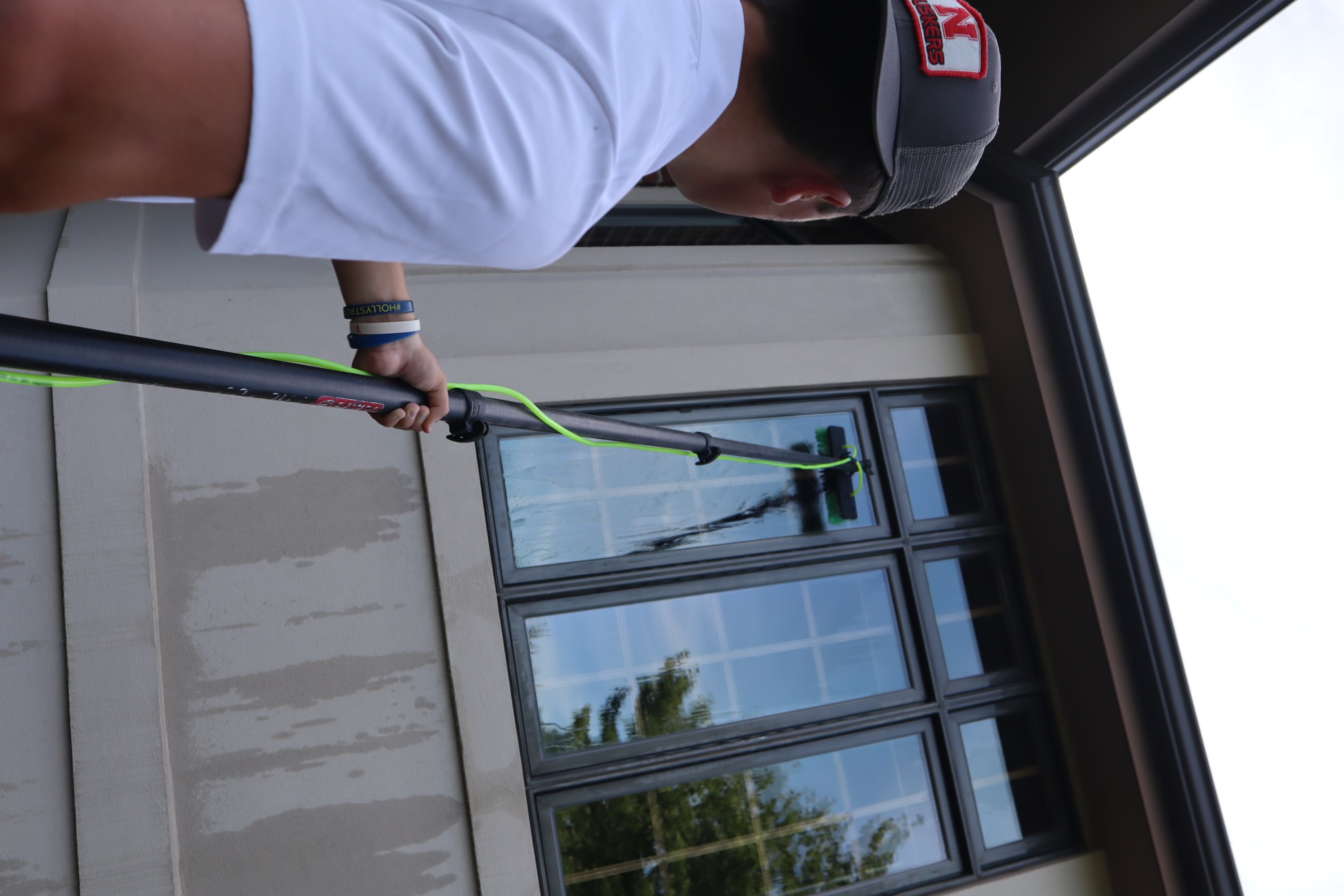 Window cleaning technician serving Carver homes